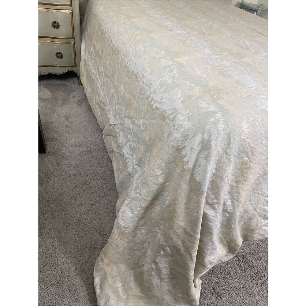 Frontgate King Duvet Jaquard in a silvery white , light peach , pale green